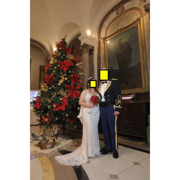 Wedding Dress Size 14 Ivory and Pink Embroidered Details Oleg Cassini - Picture 12 of 16